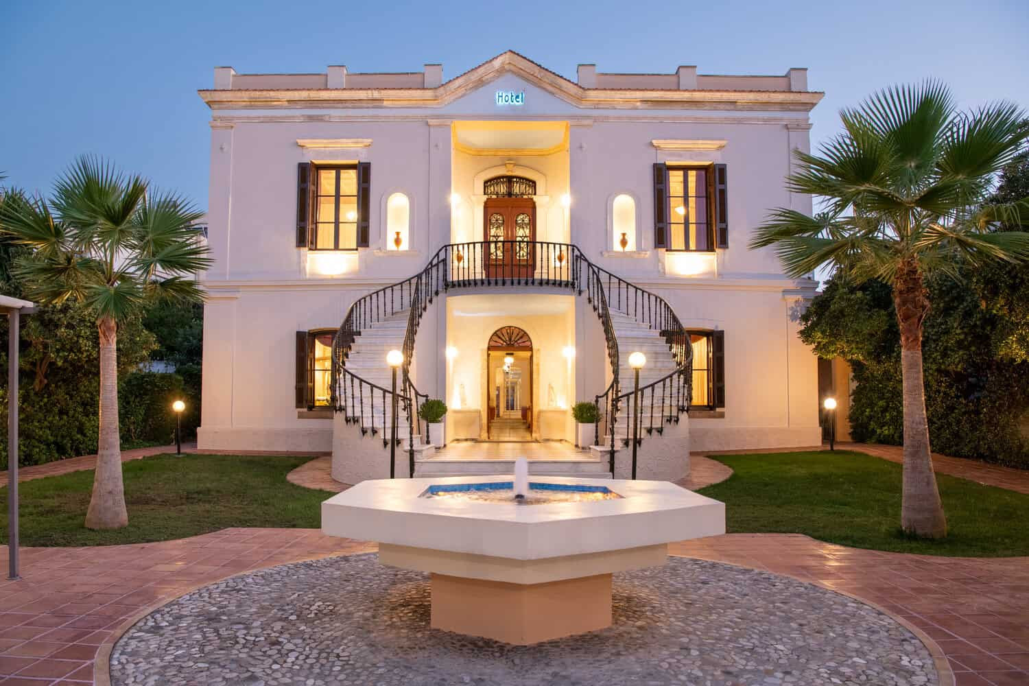 fachada del edificio del hotel boutique en Chania Halepa Hotel 